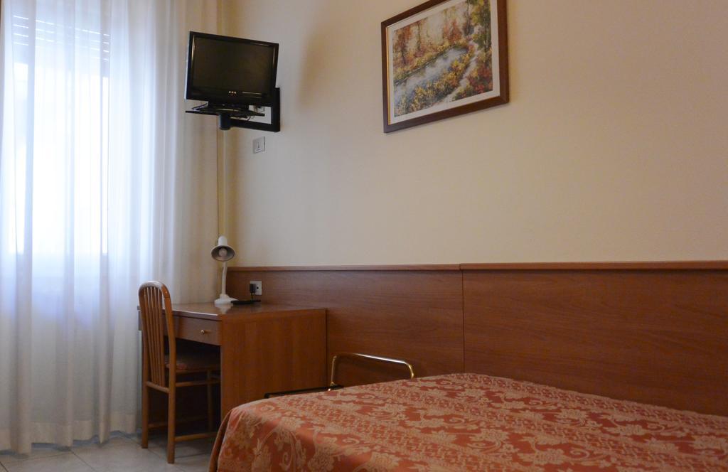 Hotel Rosengarten Pavia Quarto foto